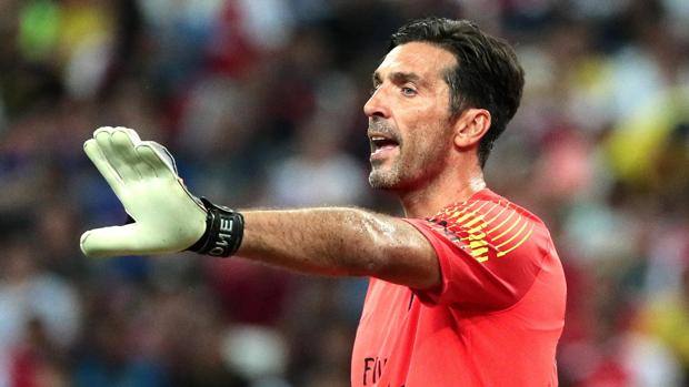 Terza Maglia PSG Gianluigi BUFFON Terza Maglia PSG Gianluigi BUFFON